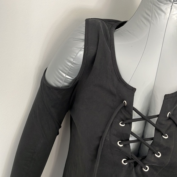 Super soft BRAND NEW w/ tags cold shoulder, ladies top Active USA lace up front - Picture 3 of 9